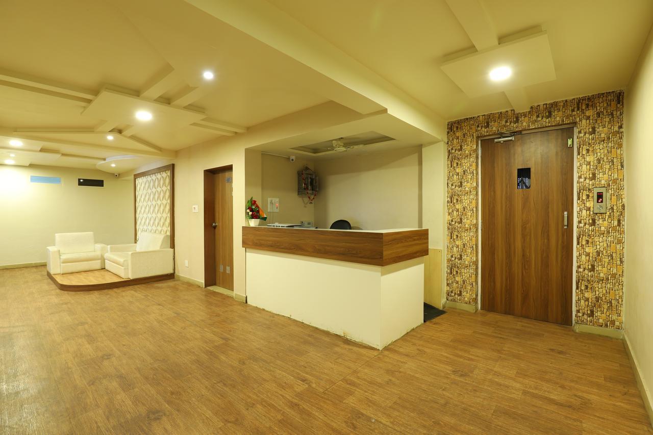 Hotel Loyal Residency Jamnagar Exterior photo
