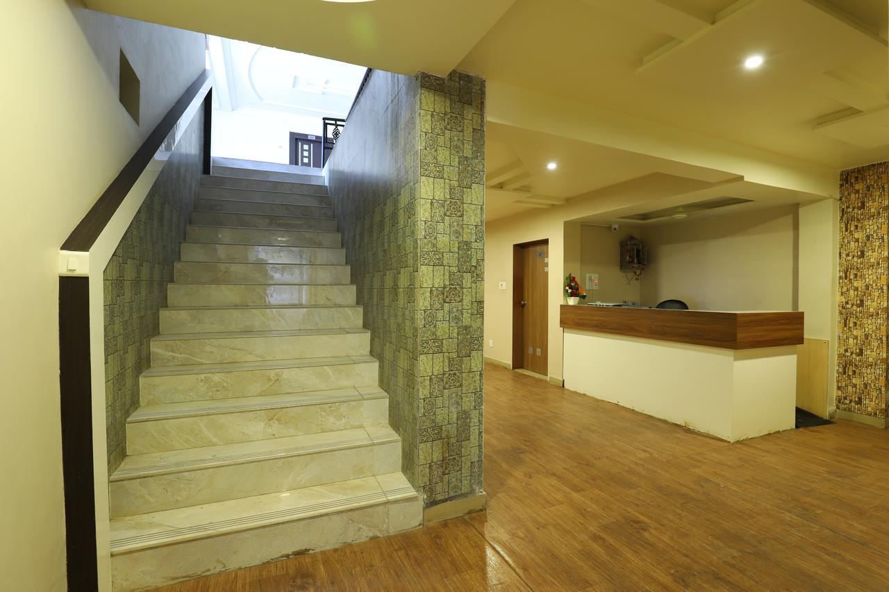 Hotel Loyal Residency Jamnagar Exterior photo