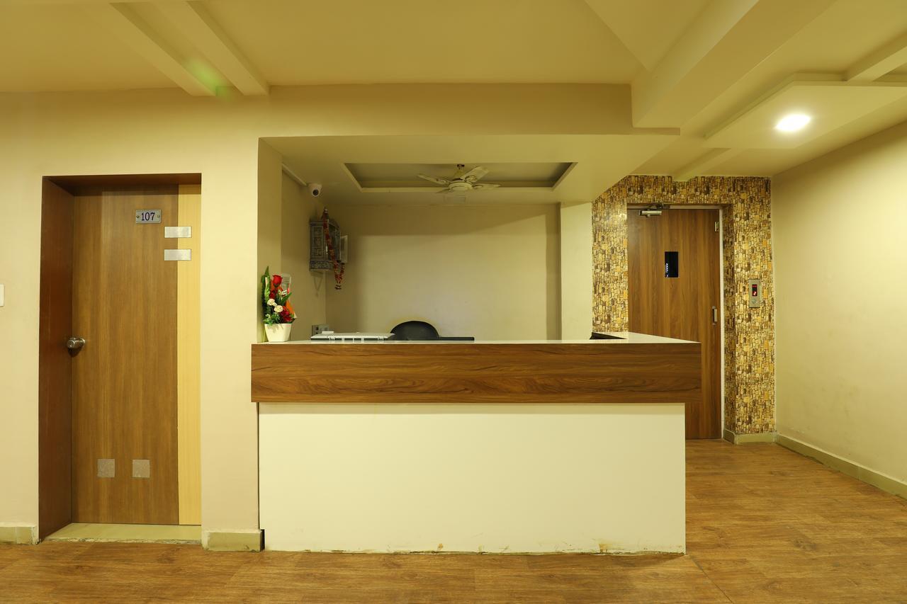 Hotel Loyal Residency Jamnagar Exterior photo